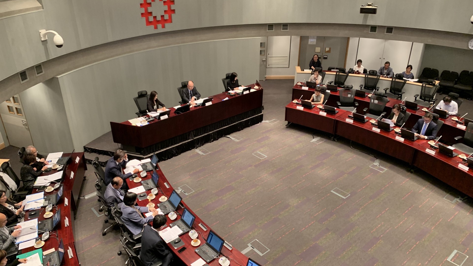 公屋建屋量滯後 房委會委員倡六招增供應 陳帆稱研究舊屋邨加建 公屋建屋量滯後 房委會委員倡六招增供應 陳帆稱研究舊屋邨加建
