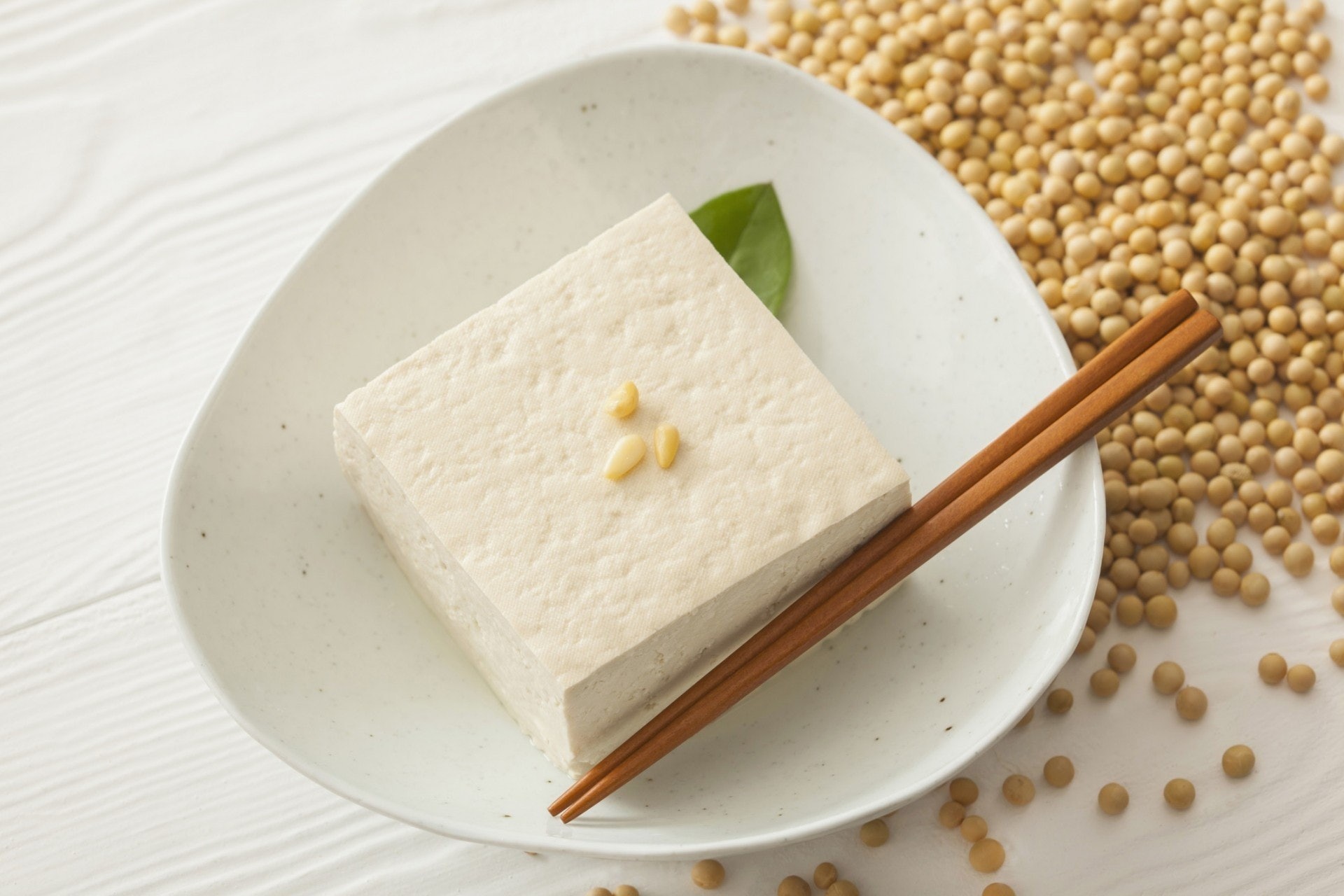豆腐一向出名高嘌呤,別以為痛風病人才要少吃,原來腎功能不好的人士都要減少食豆腐。(VCG) 豆腐一向出名高嘌呤,別以為痛風病人才要少吃,原來腎功能不好的人士都要減少食豆腐。(VCG)