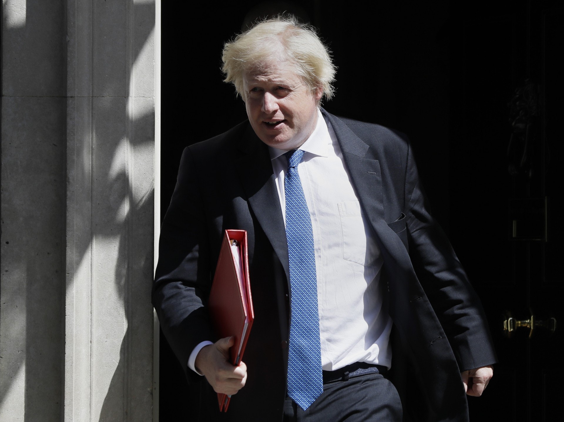英國保守黨黨魁:1922委員會周一(10日)公布角逐黨魁兼首相人選名單,共有10人成功「入閘」,包括前外相約翰遜。(美聯社) 英國保守黨黨魁:1922委員會周一(10日)公布角逐黨魁兼首相人選名單,共有10人成功「入閘」,包括前外相約翰遜。(美聯社)