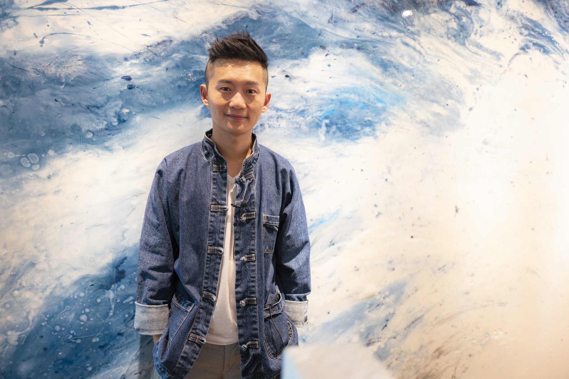 即使唱作人是「自虐」行業,但一峰也不會停步:「為咗藝術作品,有啲苦難值得去經歷;但為咗功名,永遠都唔值得!」(受訪者提供圖片)