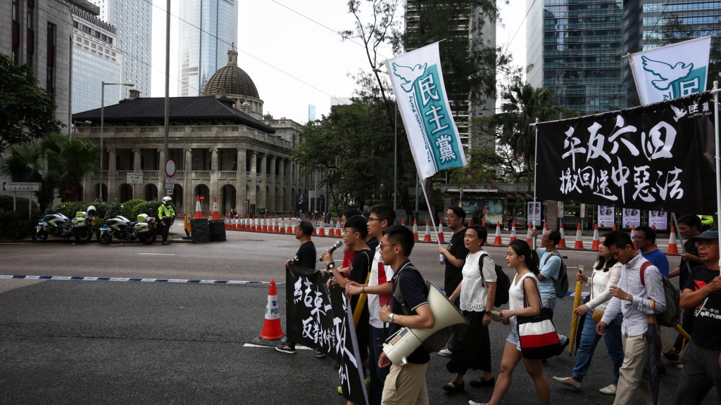 【逃犯條例】民主黨:撤回草案、平反「暴動」定性、林鄭道歉下台 【逃犯條例】民主黨:撤回草案、平反「暴動」定性、林鄭道歉下台