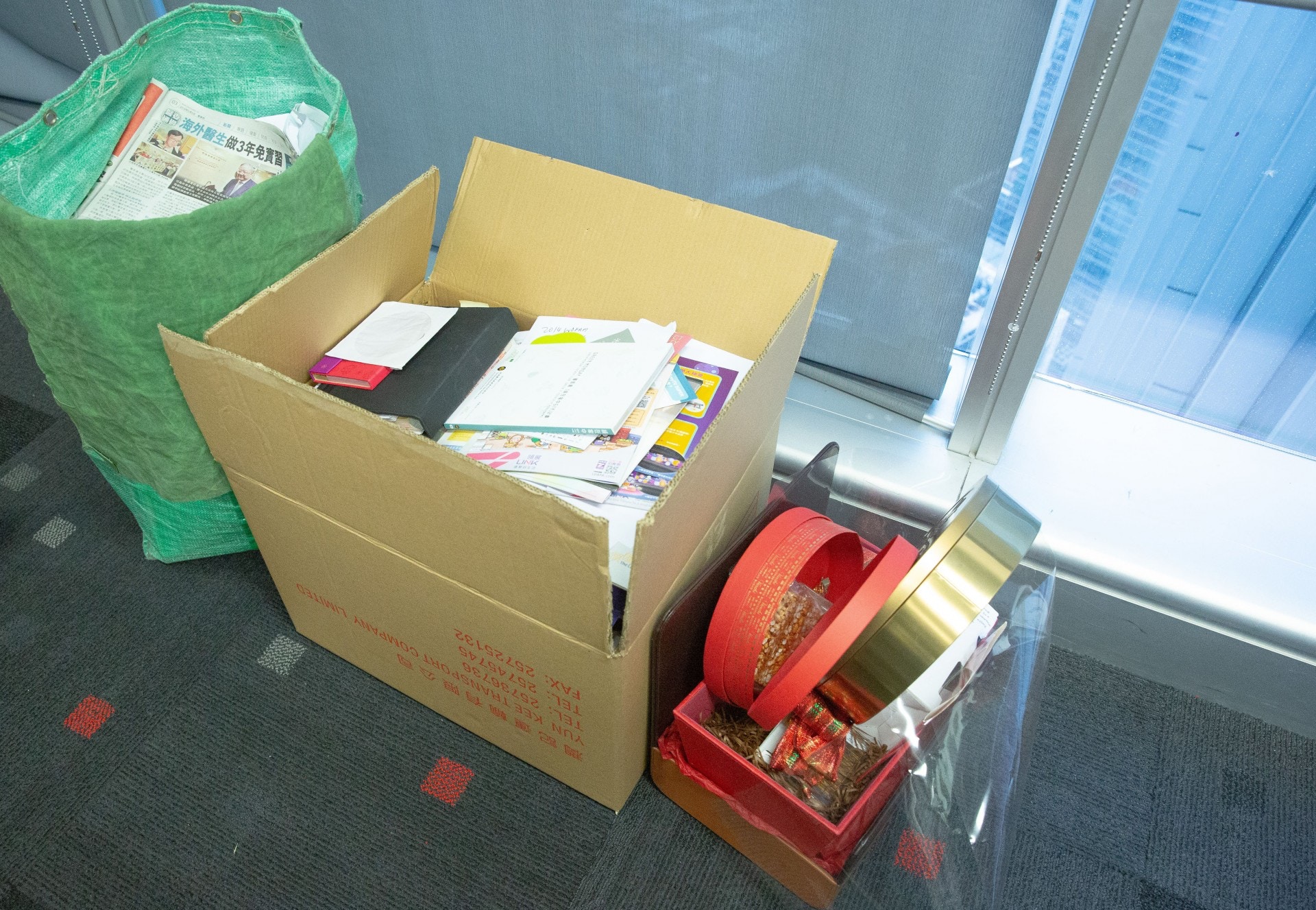 Julianna丟掉的雜物總共三大盒。(黃舒慧攝) Julianna丟掉的雜物總共三大盒。(黃舒慧攝)