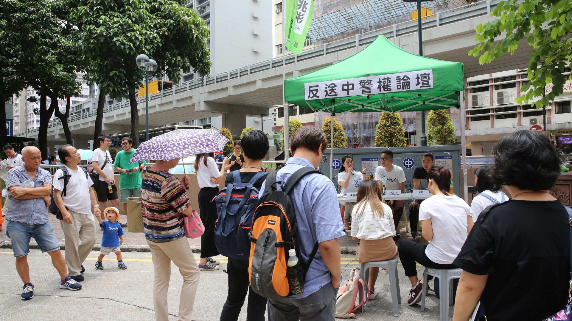 【逃犯條例】市民斥警方包抄中信放「毒煙」是「集體謀殺」 【逃犯條例】市民斥警方包抄中信放「毒煙」是「集體謀殺」