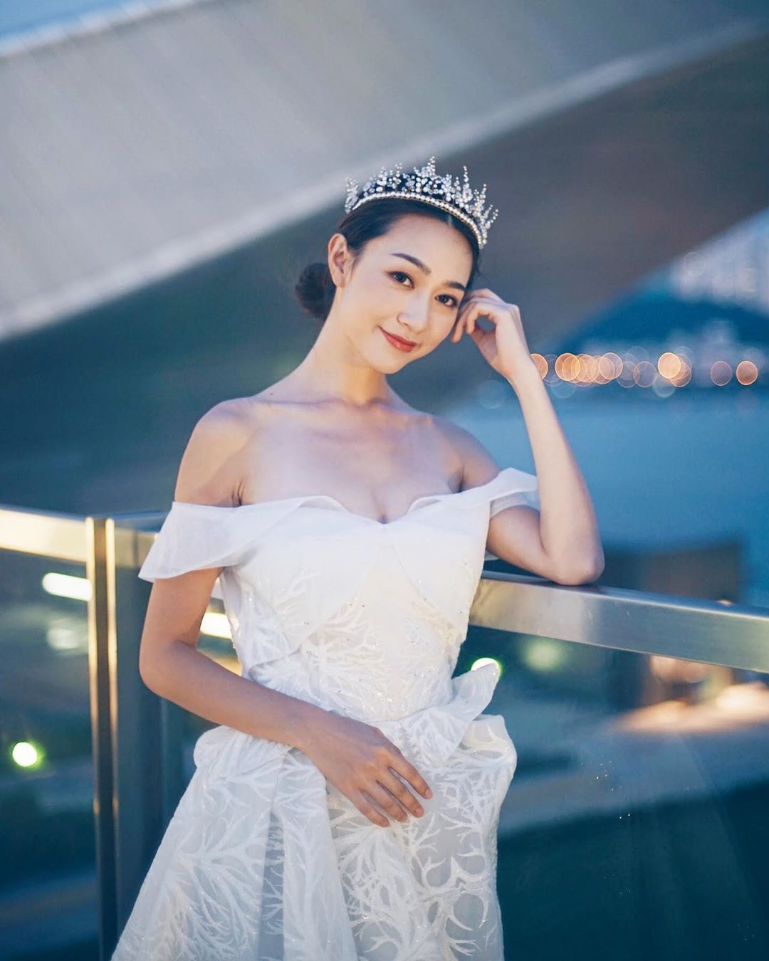 湯洛晴曾代表香港參選「2018國際小姐」。（IG圖片 / carmaneysantiago）
