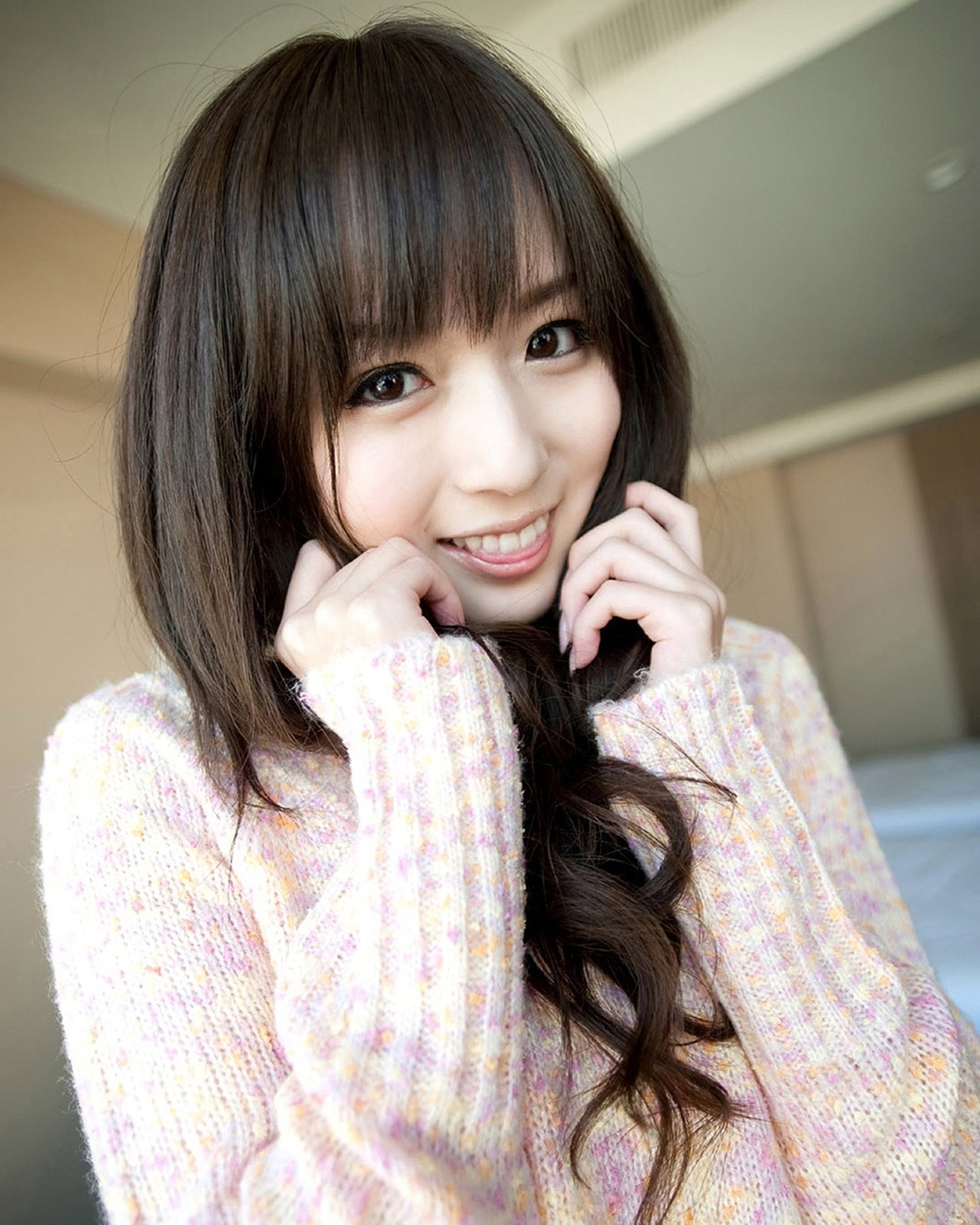 現年29歲的麻倉憂同樣都是可愛甜美風。(IG圖片) 現年29歲的麻倉憂同樣都是可愛甜美風。(IG圖片)