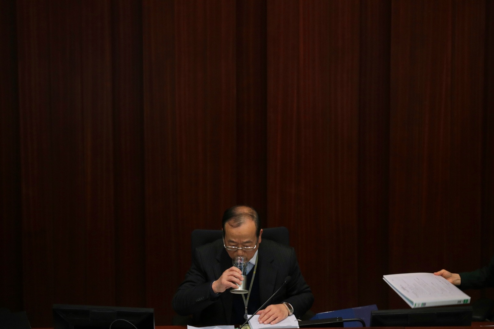 民建聯陳鑑林暫代陳健波主持財委會會議。（李澤彤攝）