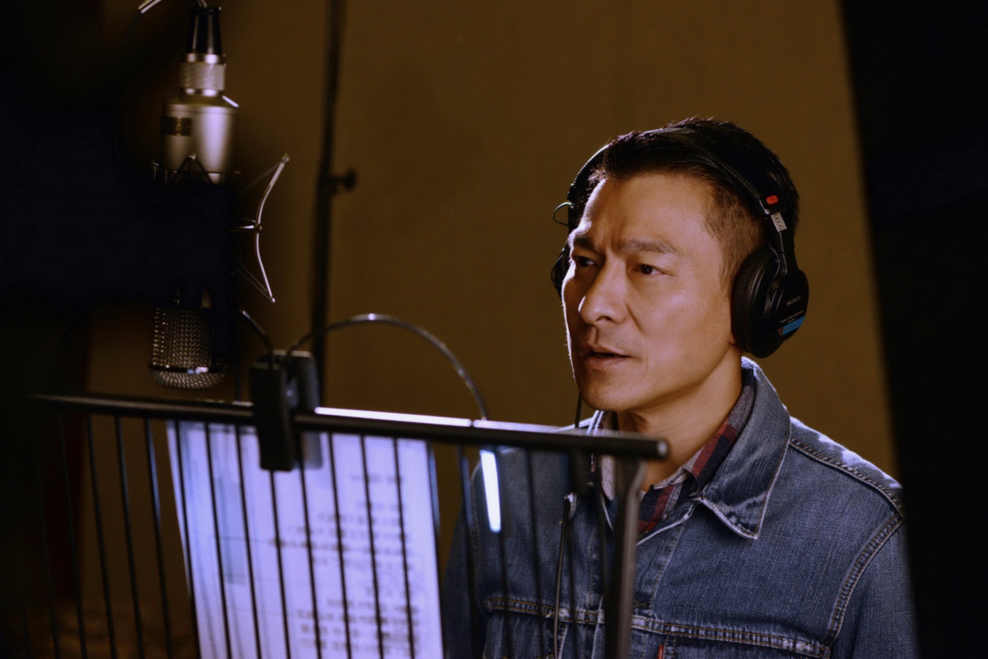 劉德華則大讚古天樂其實做得好好,係佢睇少咗自己。(電影公司提供)