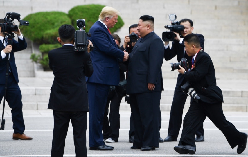 王毅稱，6月30日，美朝領導人跨越軍事分界線在板門店舉行第三次會談，是回應民心所盼之舉。（資料圖片）