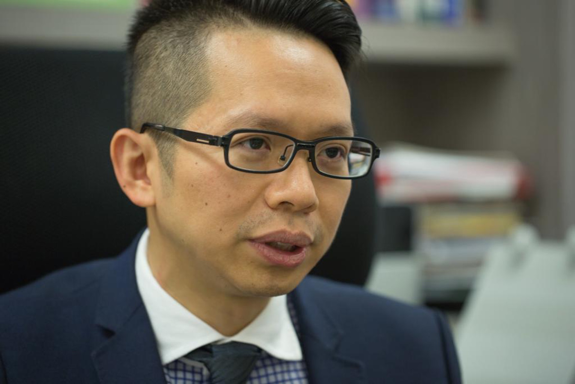 精神科醫生麥永接就稱,長期留意住衝擊等直播畫面,容易令人產生急性壓力反應。 (資料圖片) 精神科醫生麥永接就稱,長期留意住衝擊等直播畫面,容易令人產生急性壓力反應。 (資料圖片)