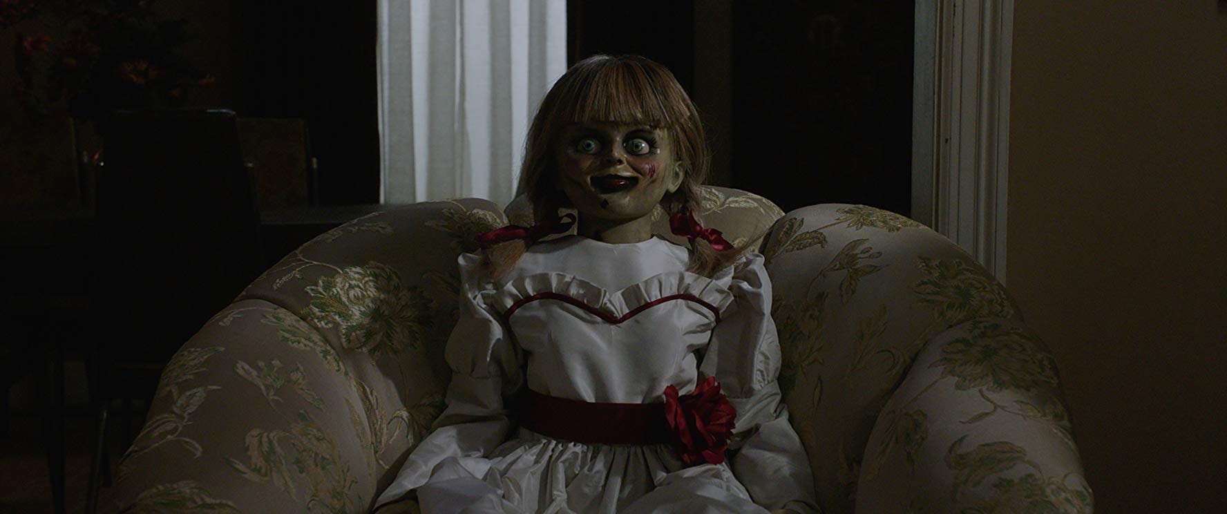 【詭娃安娜貝爾3】Annabelle真身曝光　華倫太太：我不會直視它！