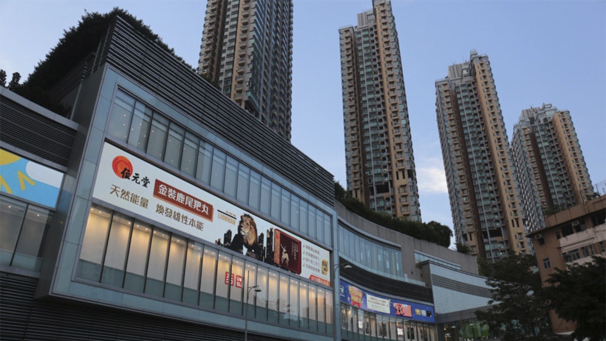 屯門瓏門一周兩破頂 兩房戶980萬沽 呎價逼近兩萬