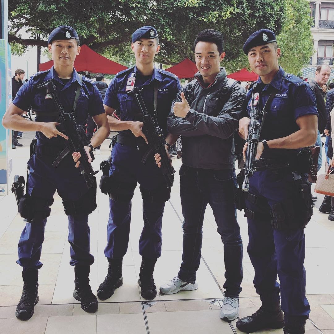 張繼安 (右二) 為香港警察。(ig@stephen_cheung_hkpfb圖片)
