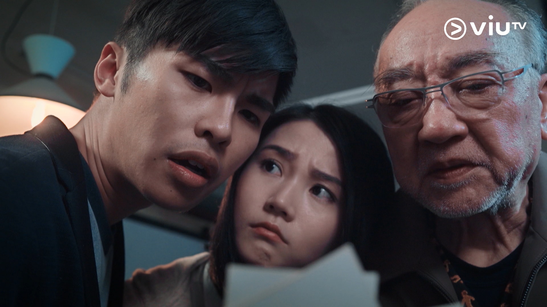 「廢青」游學修和「廢老」盧海鵬的世代戰爭,將於下星期一(8/7)晚上9點半正式展開!(《仇老爺爺》畫面) 「廢青」游學修和「廢老」盧海鵬的世代戰爭,將於下星期一(8/7)晚上9點半正式展開!(《仇老爺爺》畫面)