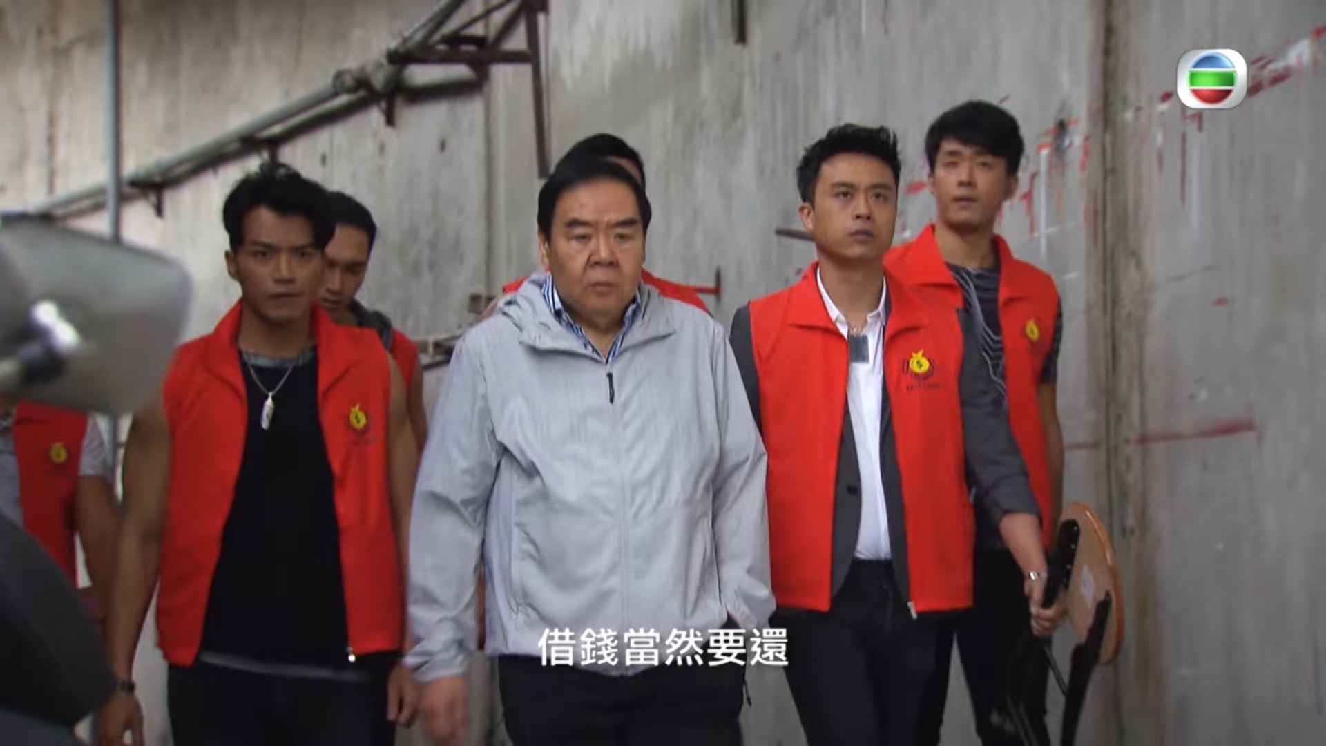鄭則仕在劇中飾演貴利王。(TVB YouTube影片截圖)
