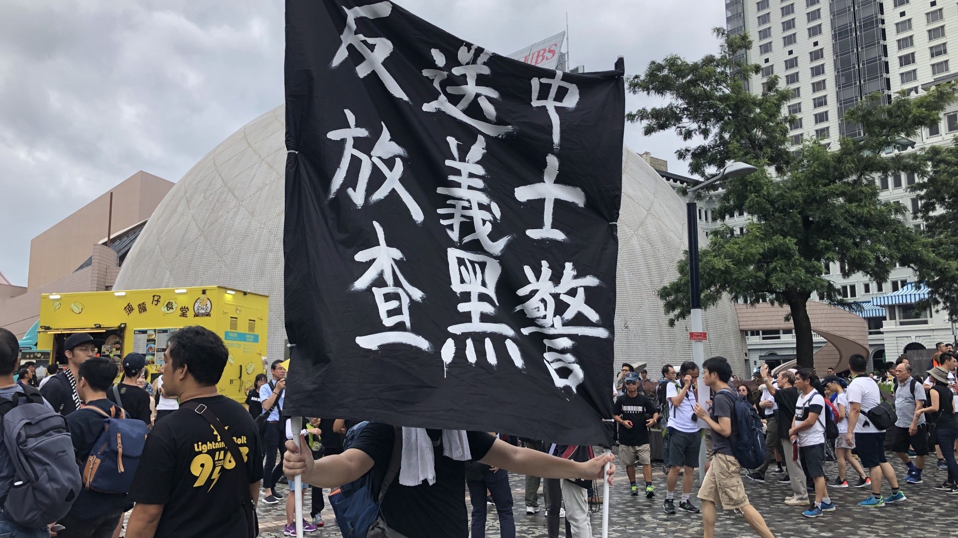 【九龍區大遊行】市民:內地人或更了解政權 不應假定遊客不懂 【九龍區大遊行】市民:內地人或更了解政權 不應假定遊客不懂
