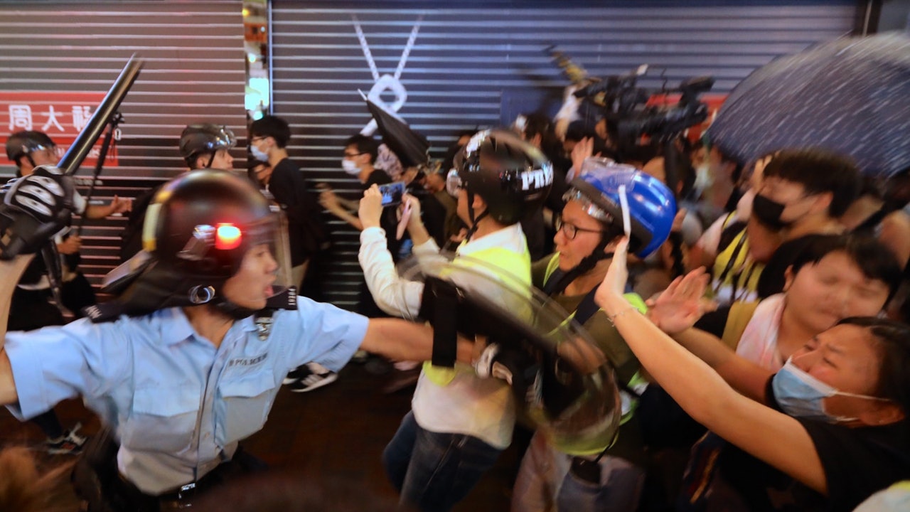 【九龍區大遊行．持續更新】彌敦道警棍驅示威者　五人被捕