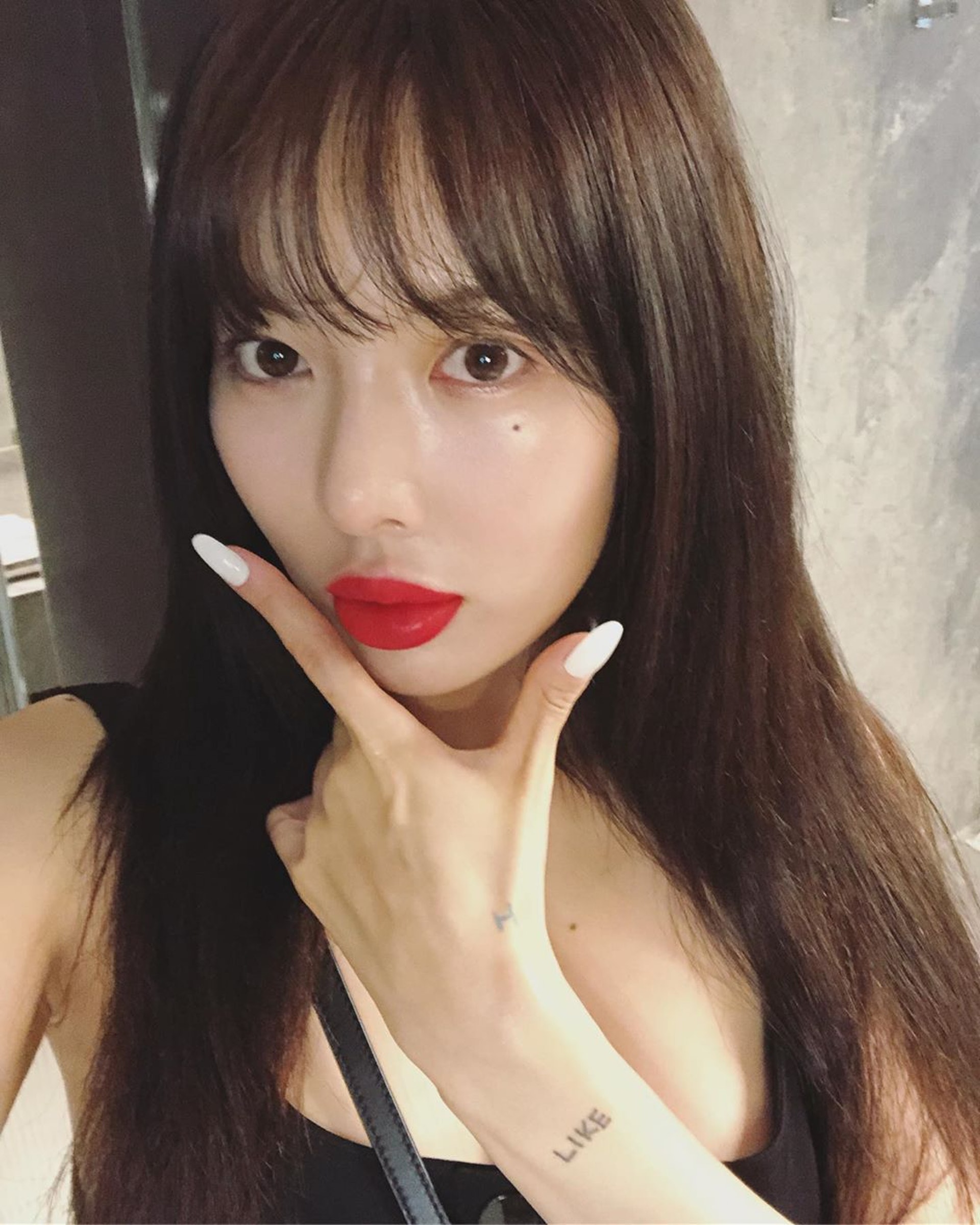 泫雅在IG上傳自拍照。(IG/@hyunah_aa) 泫雅在IG上傳自拍照。(IG/@hyunah_aa)