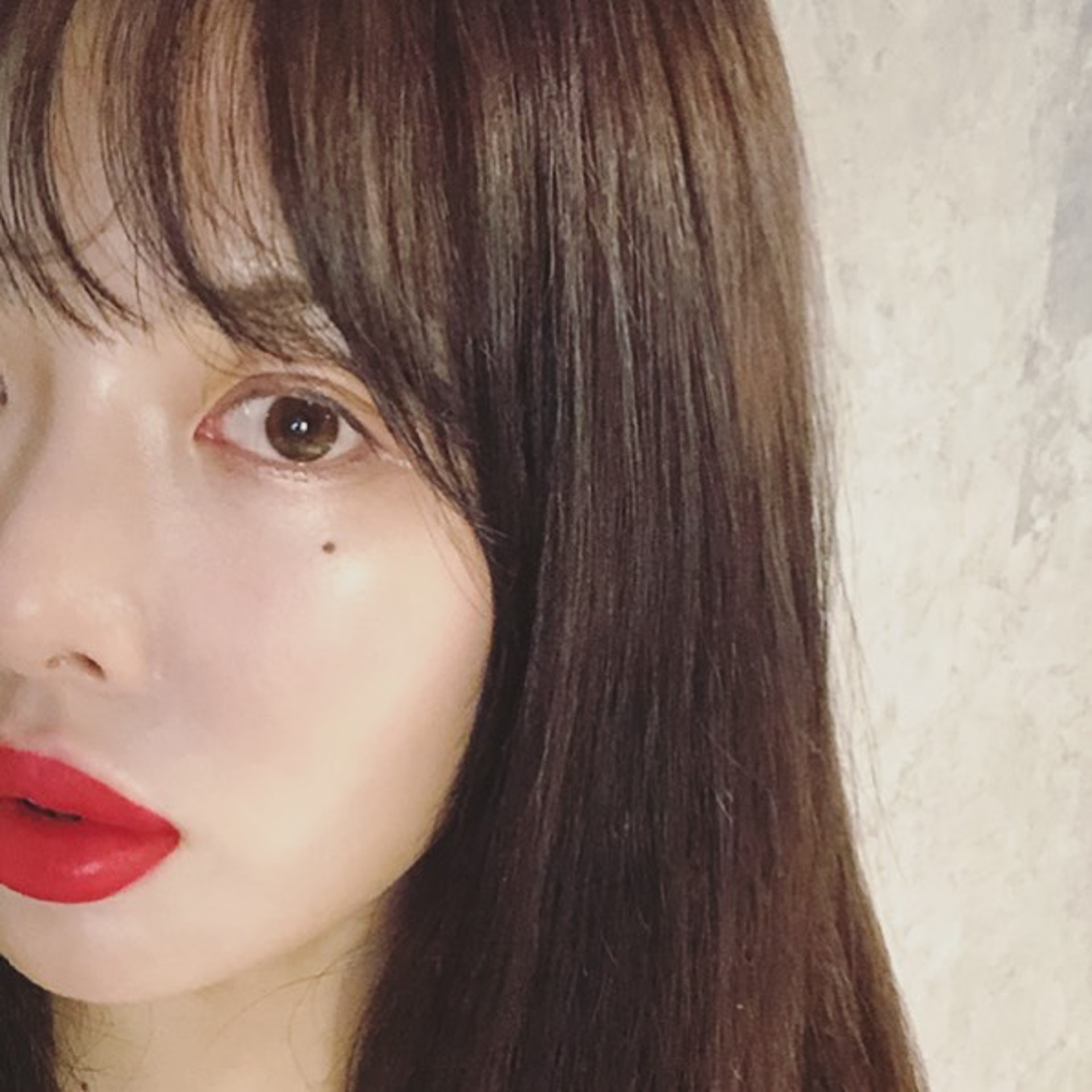 泫雅在IG上傳自拍照。(IG/@hyunah_aa) 泫雅在IG上傳自拍照。(IG/@hyunah_aa)