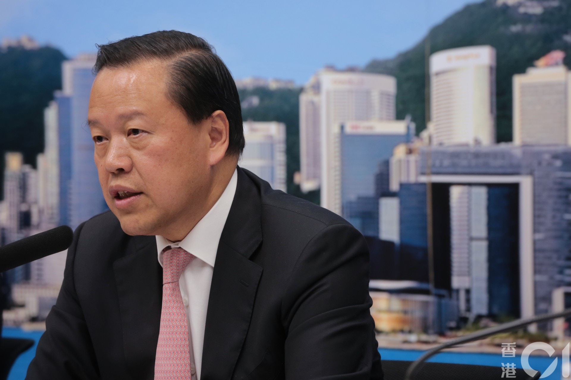 兩會｜雷添良倡港股通資產門檻降至10萬人幣股息稅與A股看齊