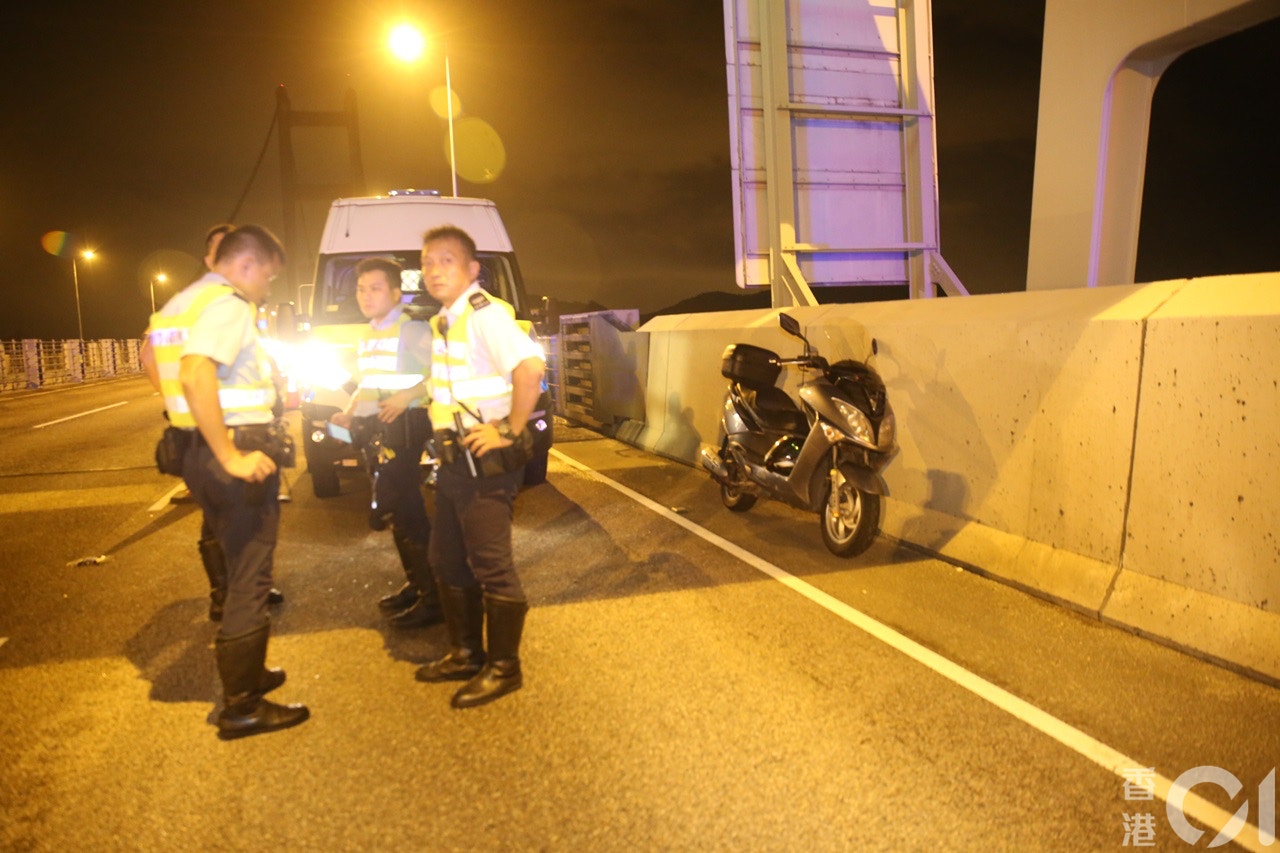 無人 綿羊仔 停青馬橋惹墮海疑雲警追查揭發為失車 香港01 突發