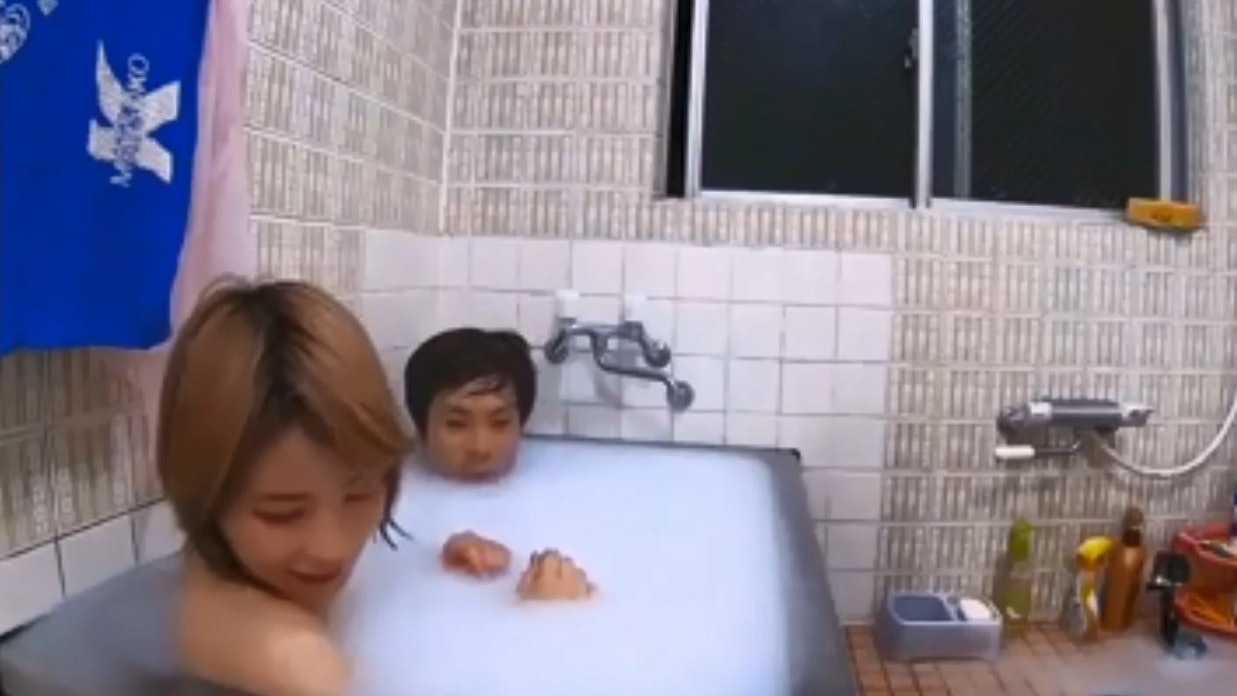 【兄妹愛情?】27歲日本寫真女星超愛親生哥哥 與他共浴共枕 【兄妹愛情?】27歲日本寫真女星超愛親生哥哥 與他共浴共枕
