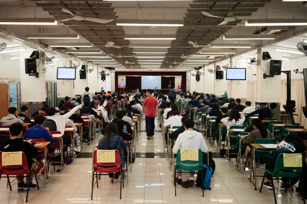 學校課程檢討專責小組在6月28日發表諮詢文件建議中學文憑試（DSE）通識科維持必修必考，並展開公眾諮詢期，為期約兩個月，至9月16日。（資料圖片／梁鵬威攝）