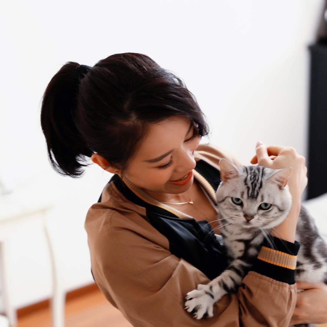 胡杏兒是貓奴一名,她不會因生小孩而送走家中愛貓。(胡杏兒IG圖片) 胡杏兒是貓奴一名,她不會因生小孩而送走家中愛貓。(胡杏兒IG圖片)