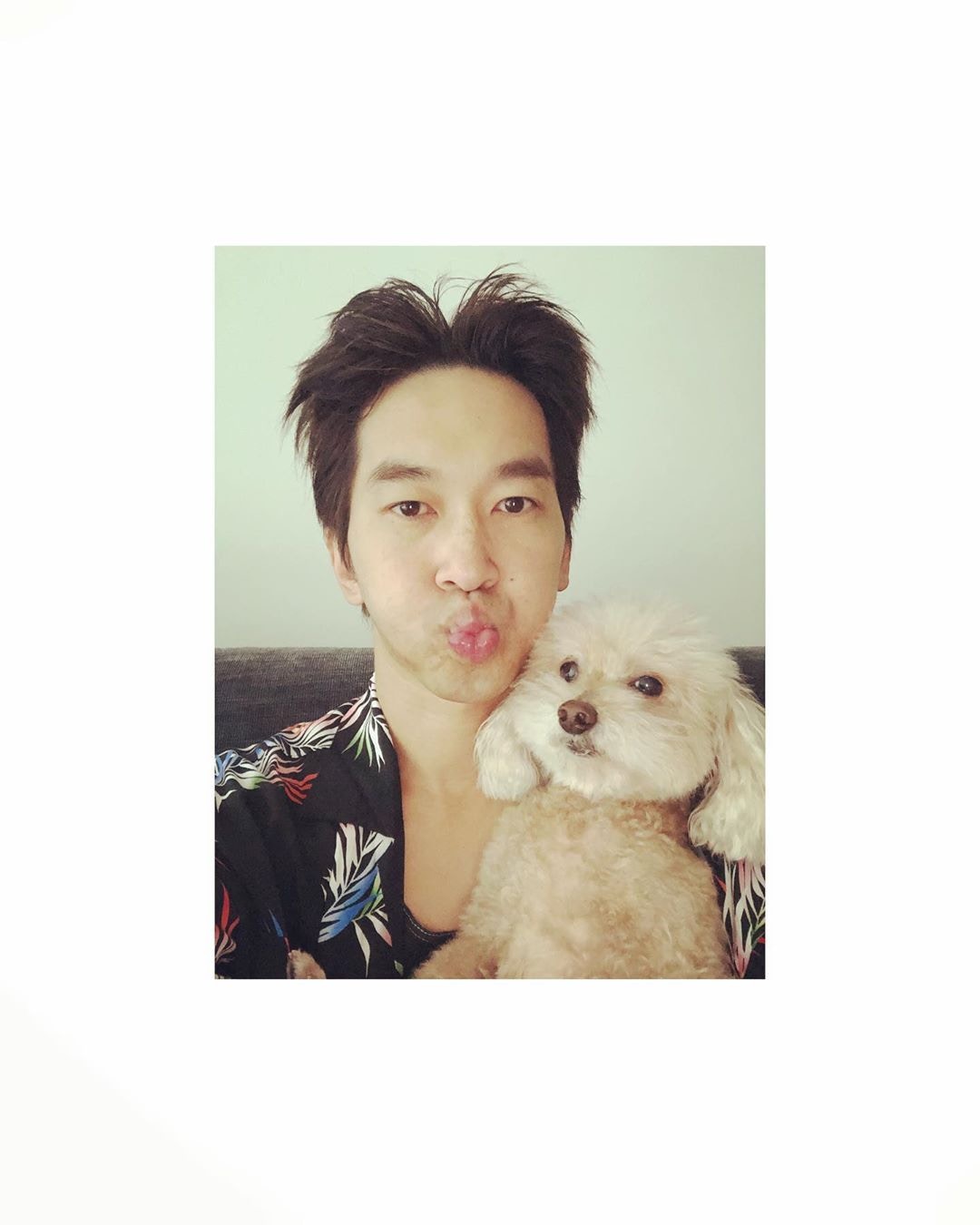 一再和狗狗合,珍惜相處的時光。(少爺占IG圖片) 一再和狗狗合,珍惜相處的時光。(少爺占IG圖片)