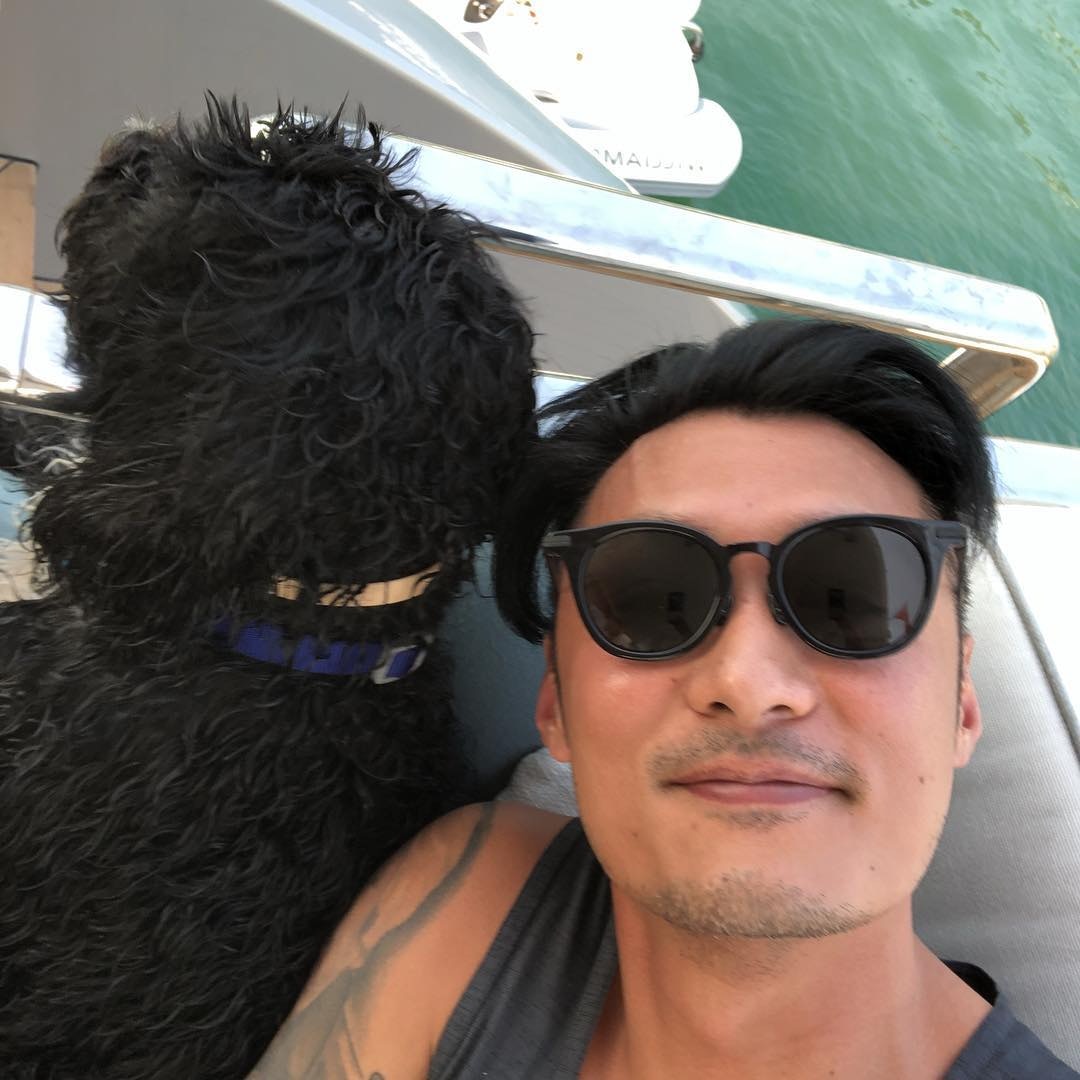 喜歡狗狗的余文樂。(余文樂instagram圖片) 喜歡狗狗的余文樂。(余文樂instagram圖片)