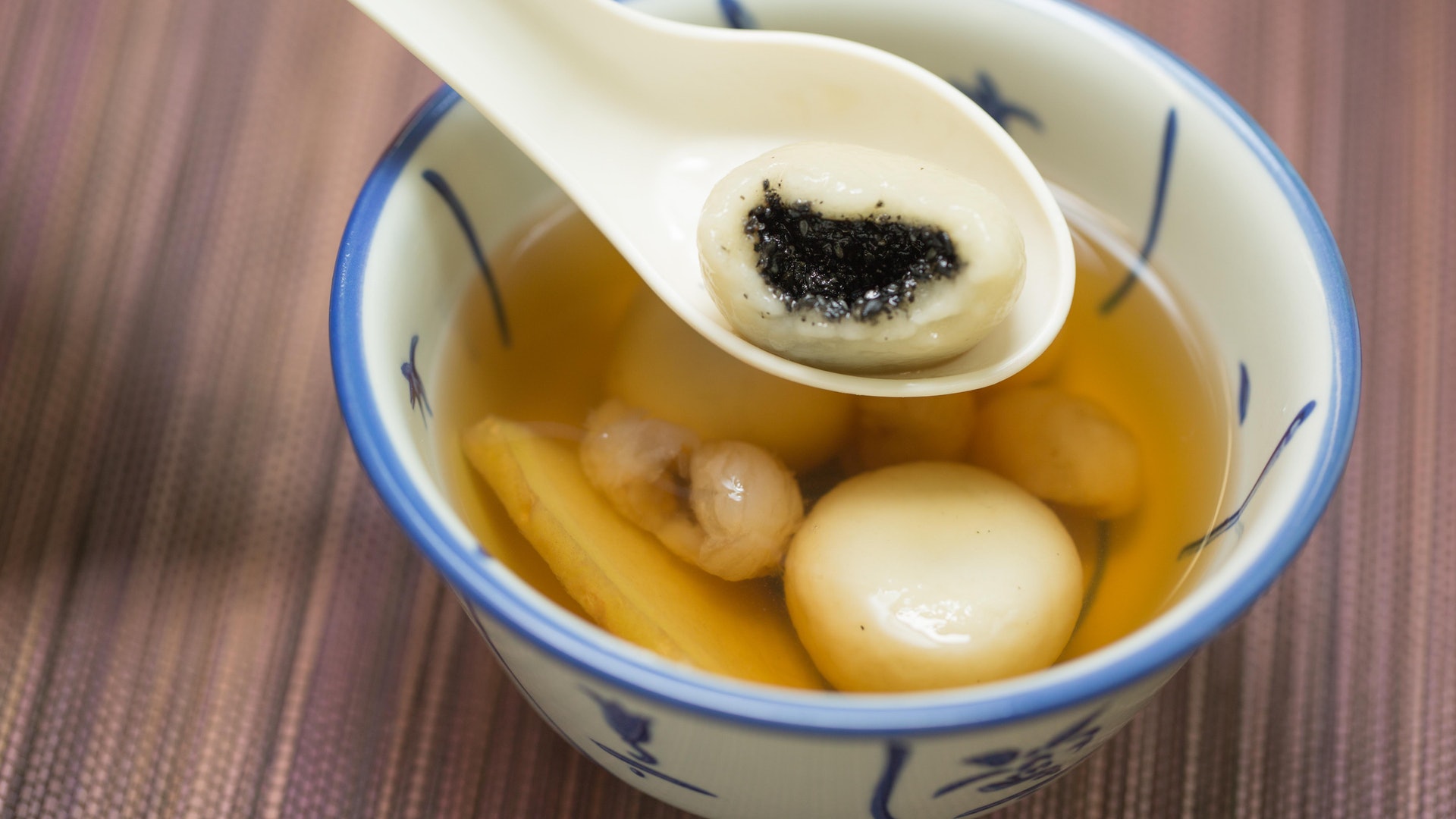 【健康糖水食譜】冬至必食!豆腐芝麻湯圓 低脂低糖不黏牙 【健康糖水食譜】冬至必食!豆腐芝麻湯圓 低脂低糖不黏牙