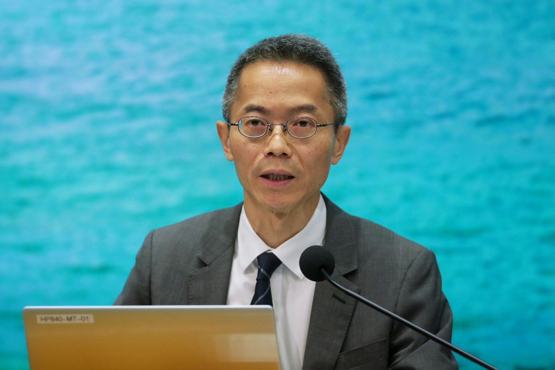 衞生防護中心總監黃加慶稱，未確定會否出現夏季流感，強調會繼續監察。（李澤彤攝）
