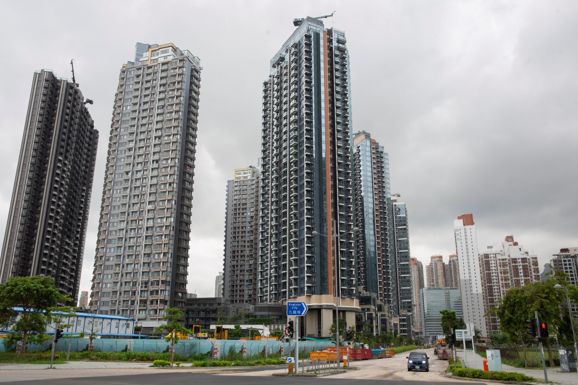 業主Ken買入的啟德天寰單位近日收樓,豈料單位有多處地方須修補,致裝修工程一拖再拖。(羅君豪攝) (羅君豪攝)