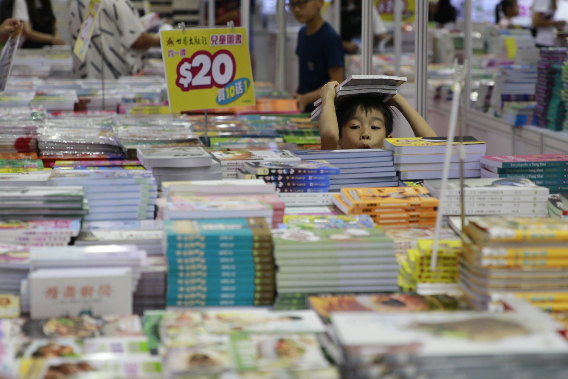【流行讀物】重溫香港文學舊夢　讀年代流行之書