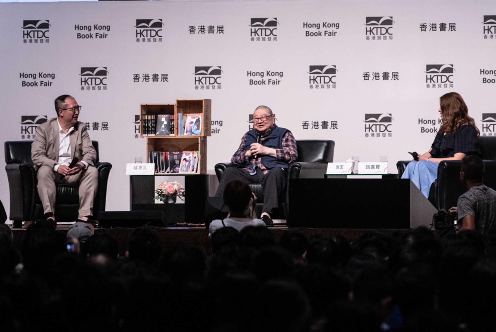 著名作家倪匡2019年在書展透露自己患上皮膚癌。(資料圖片) 著名作家倪匡2019年在書展透露自己患上皮膚癌。(資料圖片)
