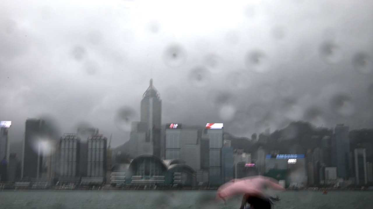天文台 強雷雨帶靠近未來一兩小時影響本港 天文台 強雷雨帶靠近未來一兩小時影響本港