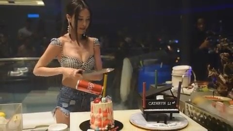 「鋼琴女神」李元玲日前舉行派對，慶祝自己的30歲生日。（IG「cathrynli」圖片）