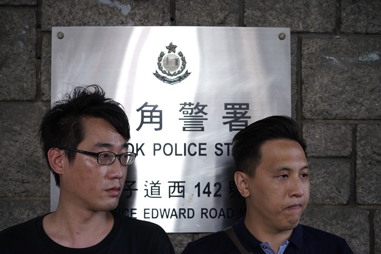 遊行發起人伍永德(右)表示香港有集會自由,屬基本的人權保障,認為警方今次第3次就不同遊行申請發出反對通知書,是「選擇性執法」,質疑警方「毀滅」遊行集會自由。(高仲明攝/資料圖片) 遊行發起人伍永德(右)表示香港有集會自由,屬基本的人權保障,認為警方今次第3次就不同遊行申請發出反對通知書,是「選擇性執法」,質疑警方「毀滅」遊行集會自由。(高仲明攝/資料圖片)