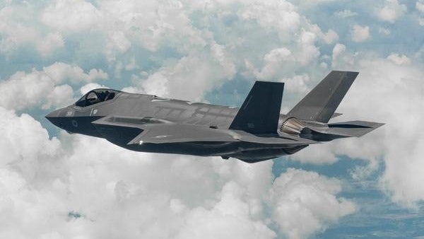 特朗普再轟F-35造價太貴 揚言上任後削減軍費 特朗普再轟F-35造價太貴 揚言上任後削減軍費