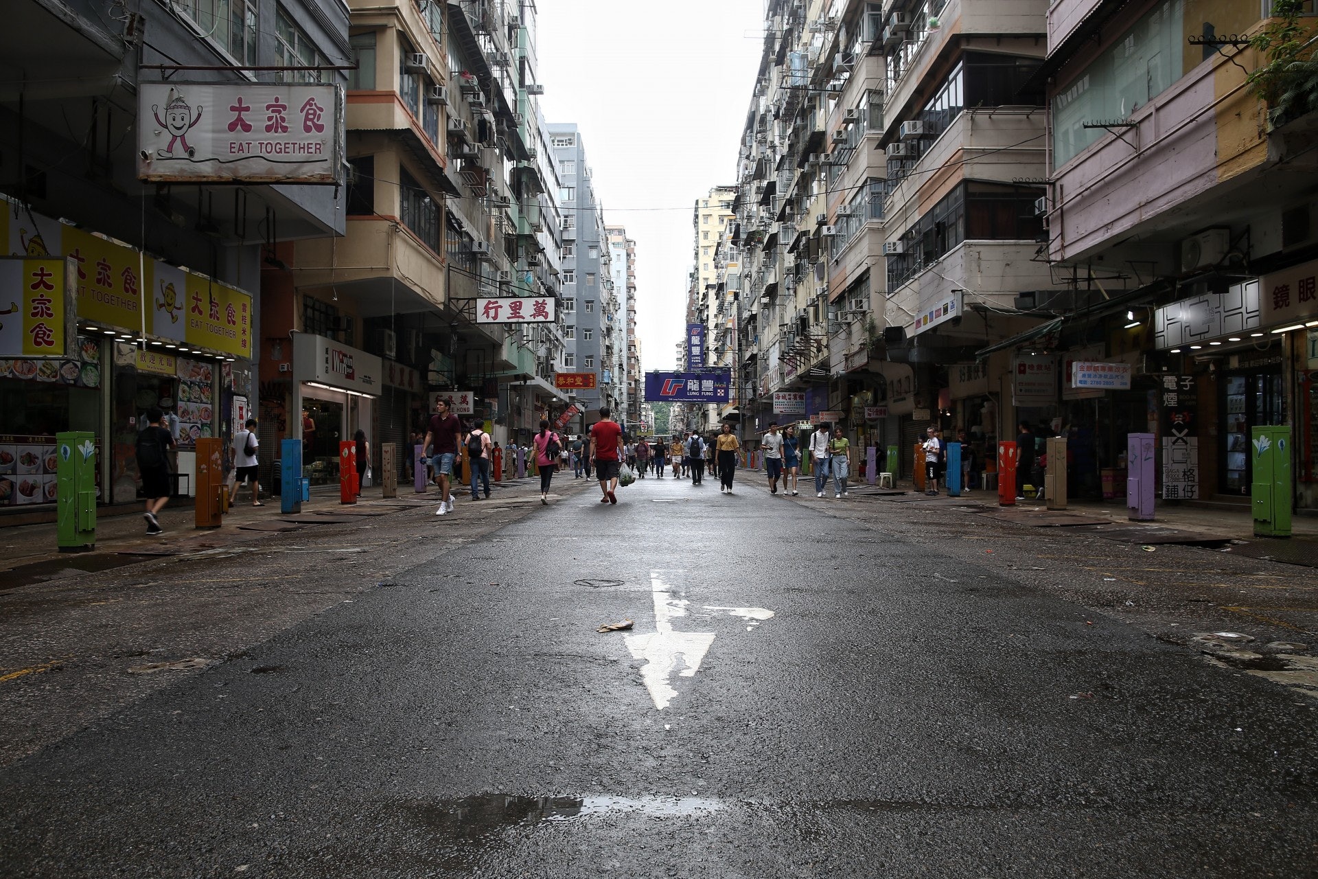 女人街市面冷清,榴口沒營業。(羅君豪攝) 女人街市面冷清,榴口沒營業。(羅君豪攝)