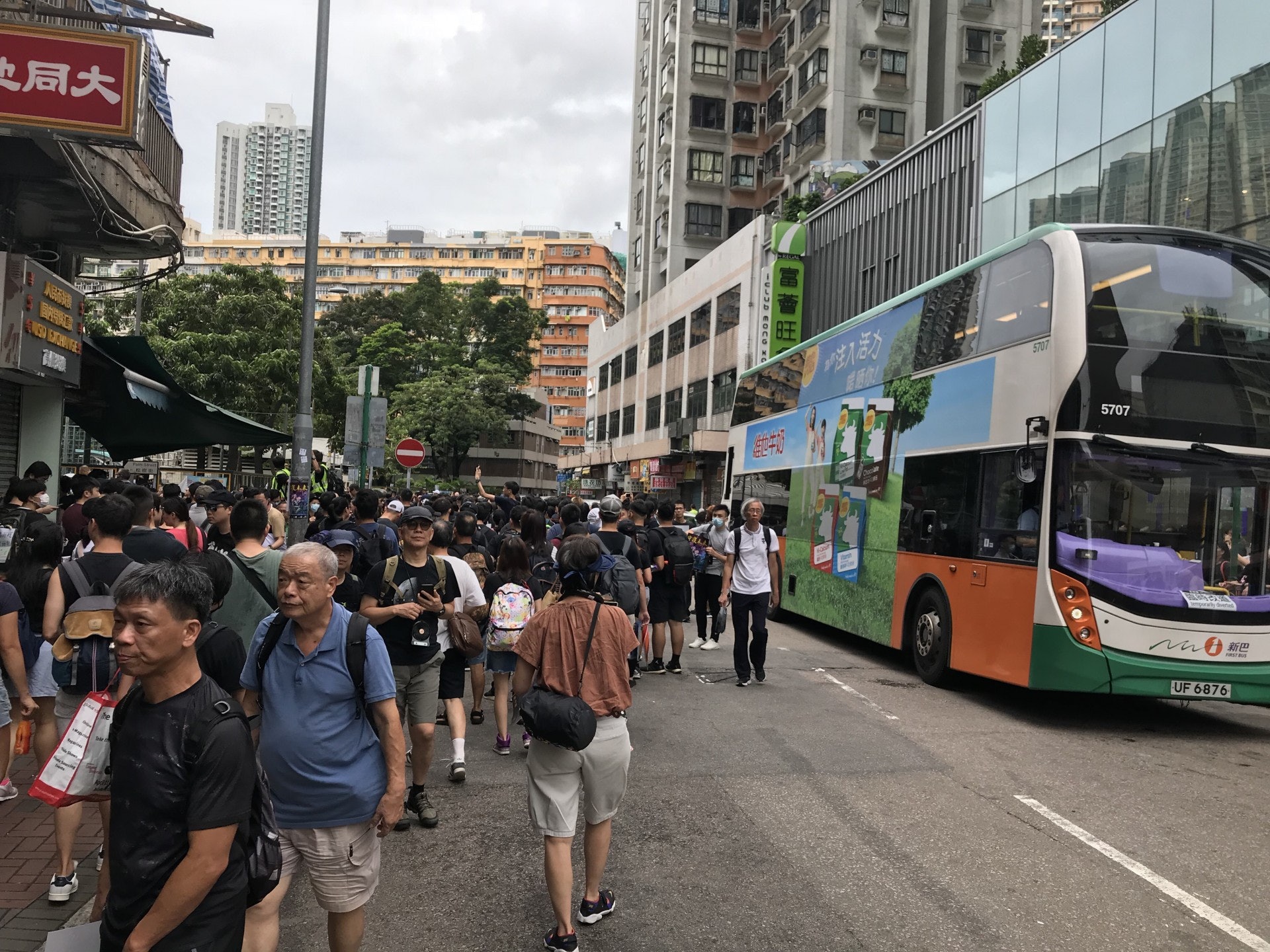 下午3時19分,晏架街情況。(鄭翠碧攝)