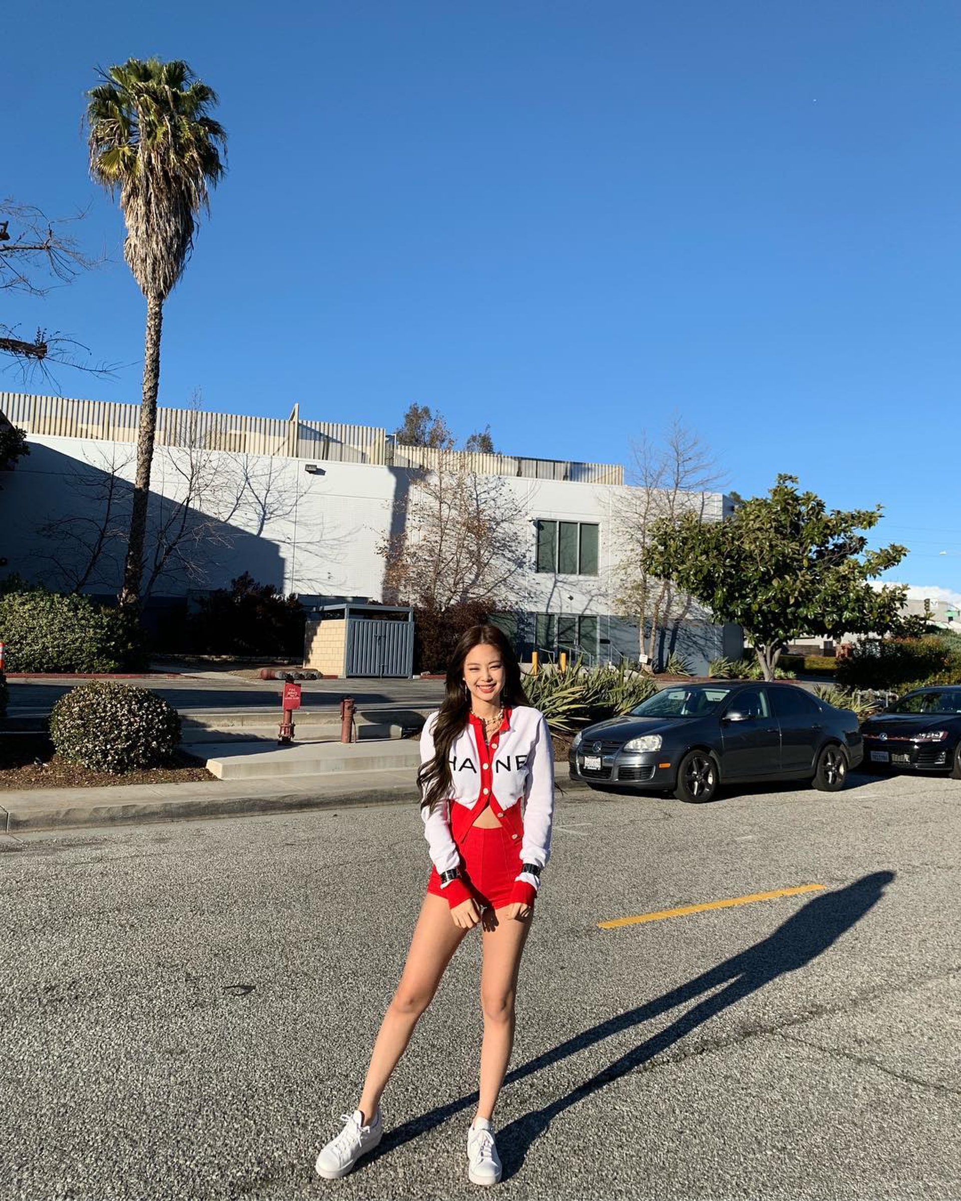 Jennie身材比例很好。(IG@jennierubyjane) Jennie身材比例很好。(IG@jennierubyjane)