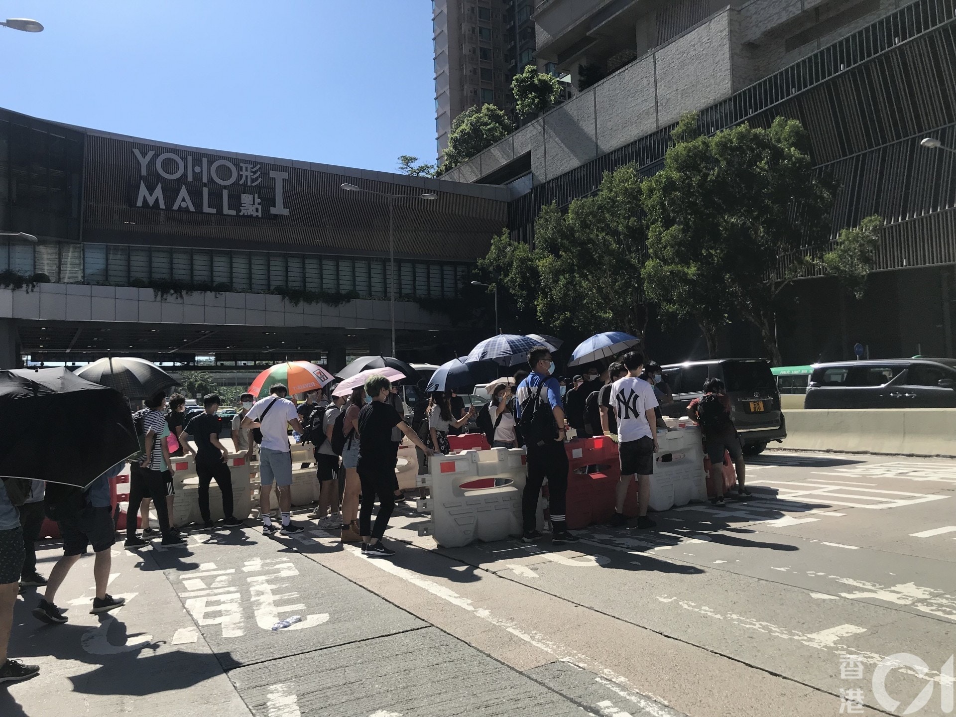 元朗站部分示威者發起阻礙公路。(鄧穎琳攝) 元朗站部分示威者發起阻礙公路。(鄧穎琳攝)