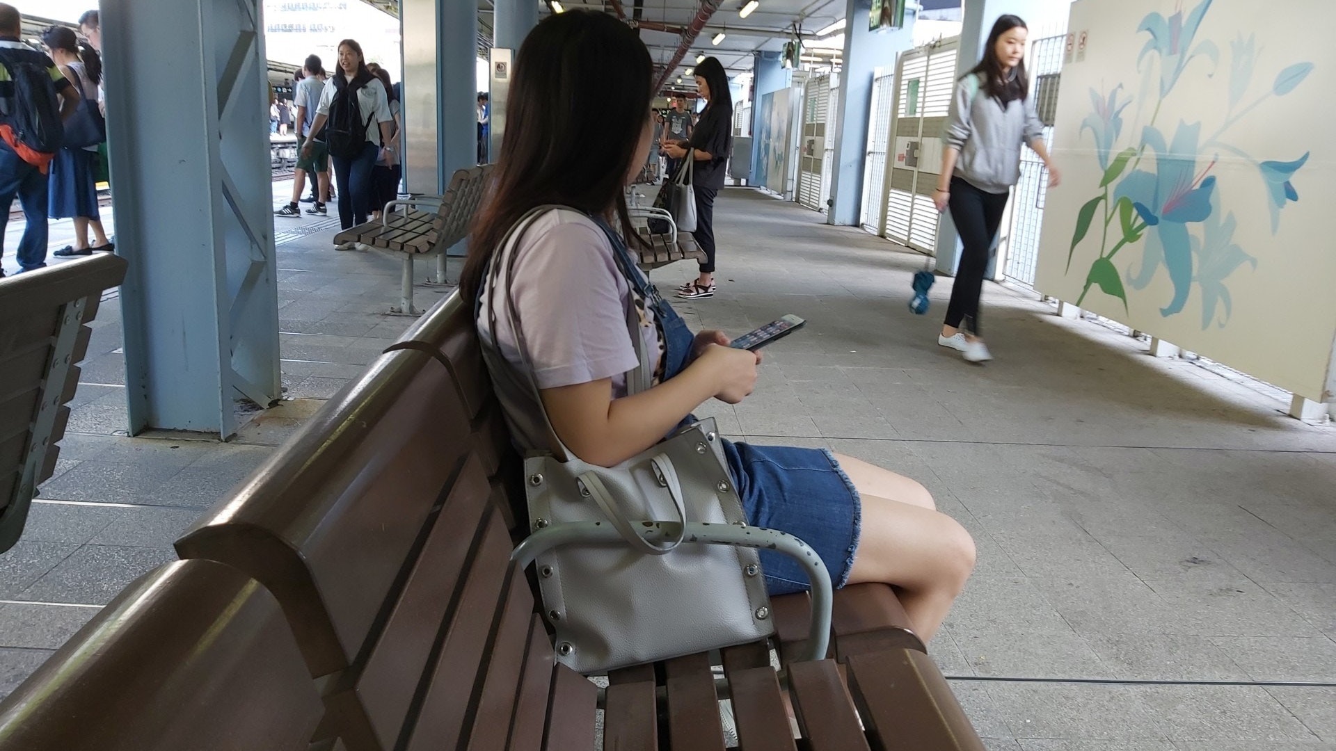 【8.5罷工】有市民批堵路 「好多人要揾食,影響到人就唔認同」 【8.5罷工】有市民批堵路 「好多人要揾食,影響到人就唔認同」