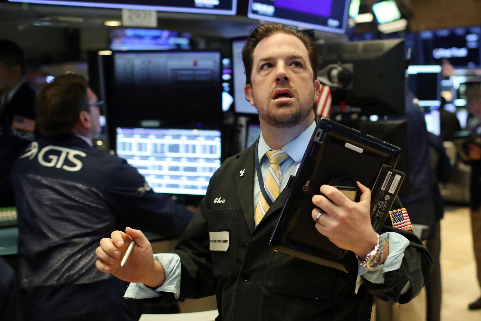 美股全線暴跌道指曾狂瀉近千點兩大原因成最後稻草