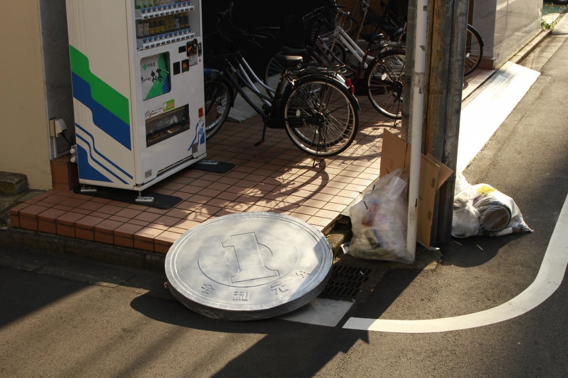 日本網民秒速砌出超逼真迷你街景模型　奇技全靠特別製作工具？