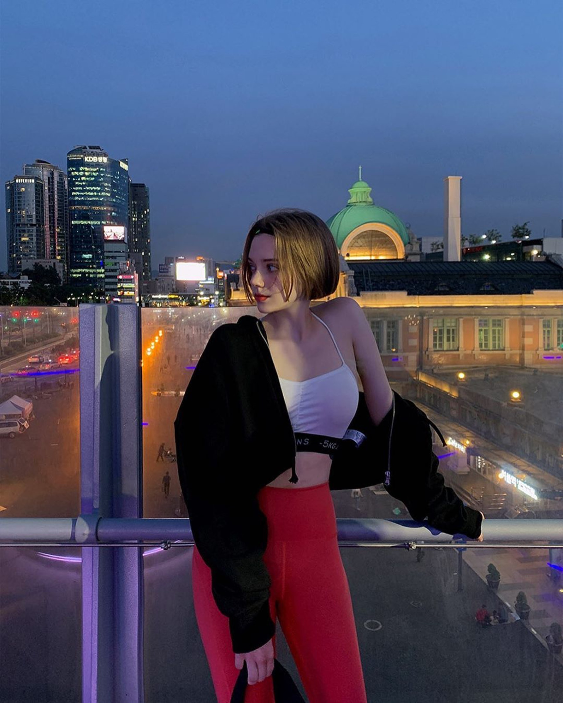 Chloe有一種特別的氣質,被封為精靈系美女。(ig「chuu__chloe」圖片) Chloe有一種特別的氣質,被封為精靈系美女。(ig「chuu__chloe」圖片)