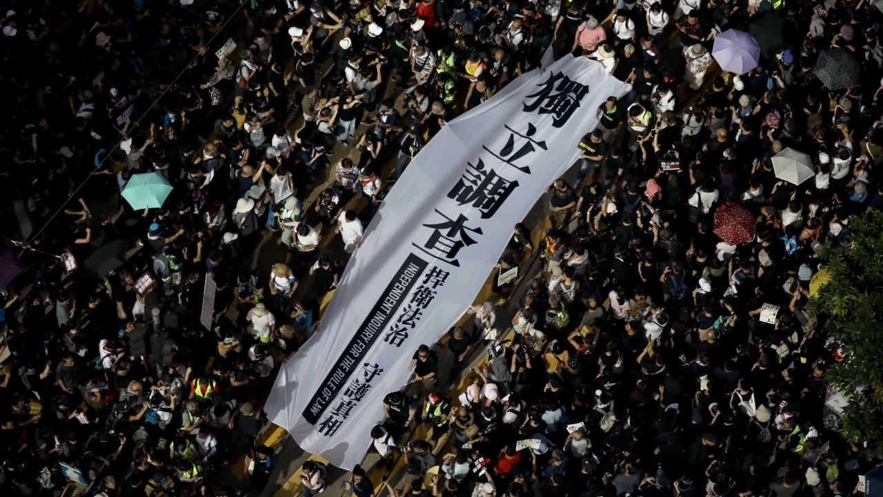 陸續有市民發起遊行，要求政府回應五大訴求。（資料圖片）