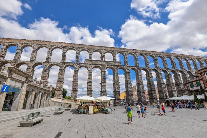 塞哥维亚古罗马水道桥（ajtravelgrid摄）