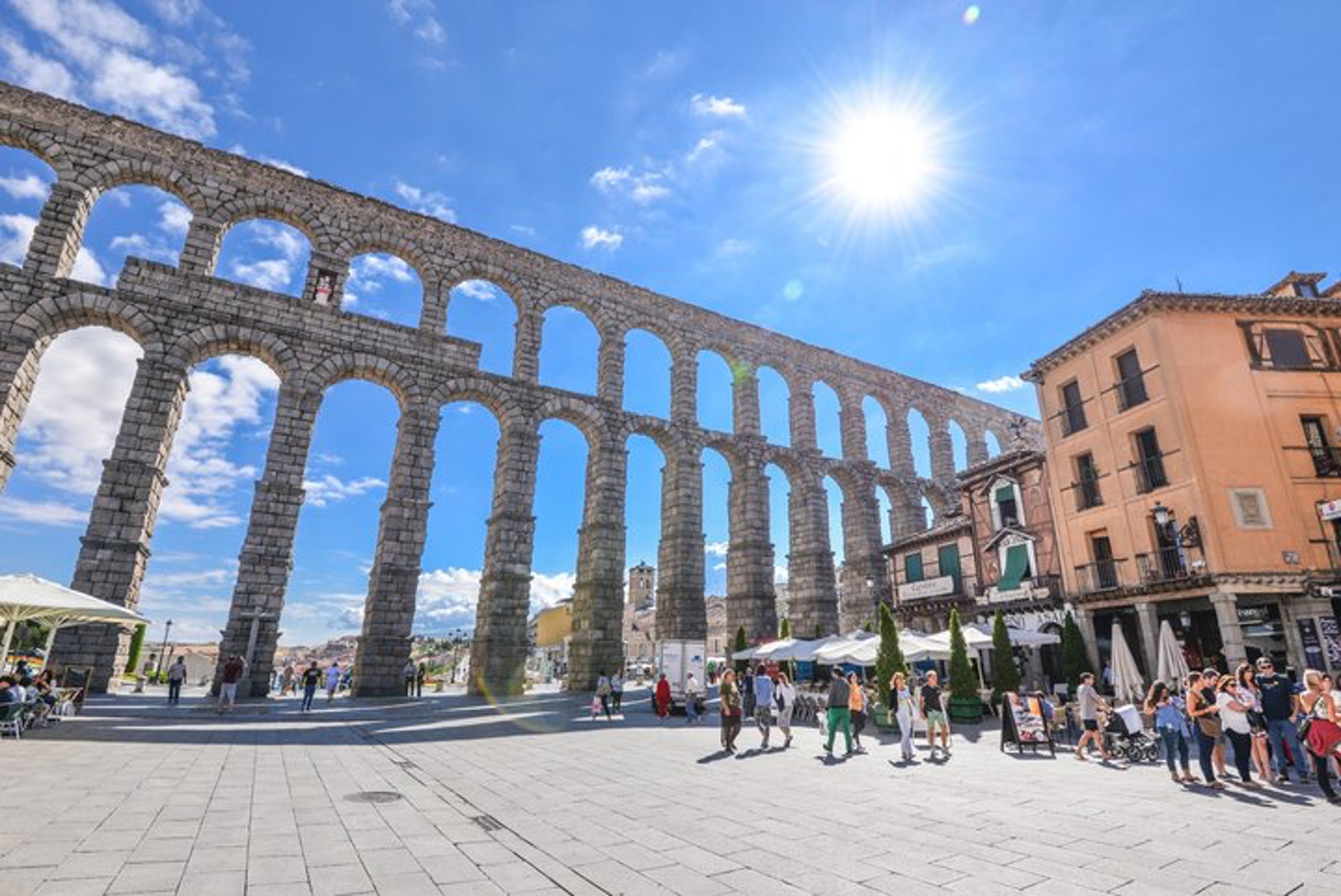 古羅馬水道橋 Aqueduct of Segovia(ajtravelgrid攝)