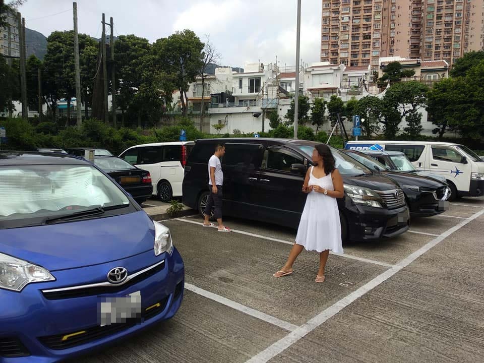 屯門黃金海岸驚現女士人肉霸錶位網民鬧爆超自私：照泊埋去啦